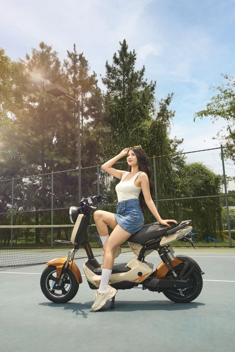 Thoải mái đi học, đi chơi với Aima G5 – Xe điện nhỏ gọn dành cho người trẻ!